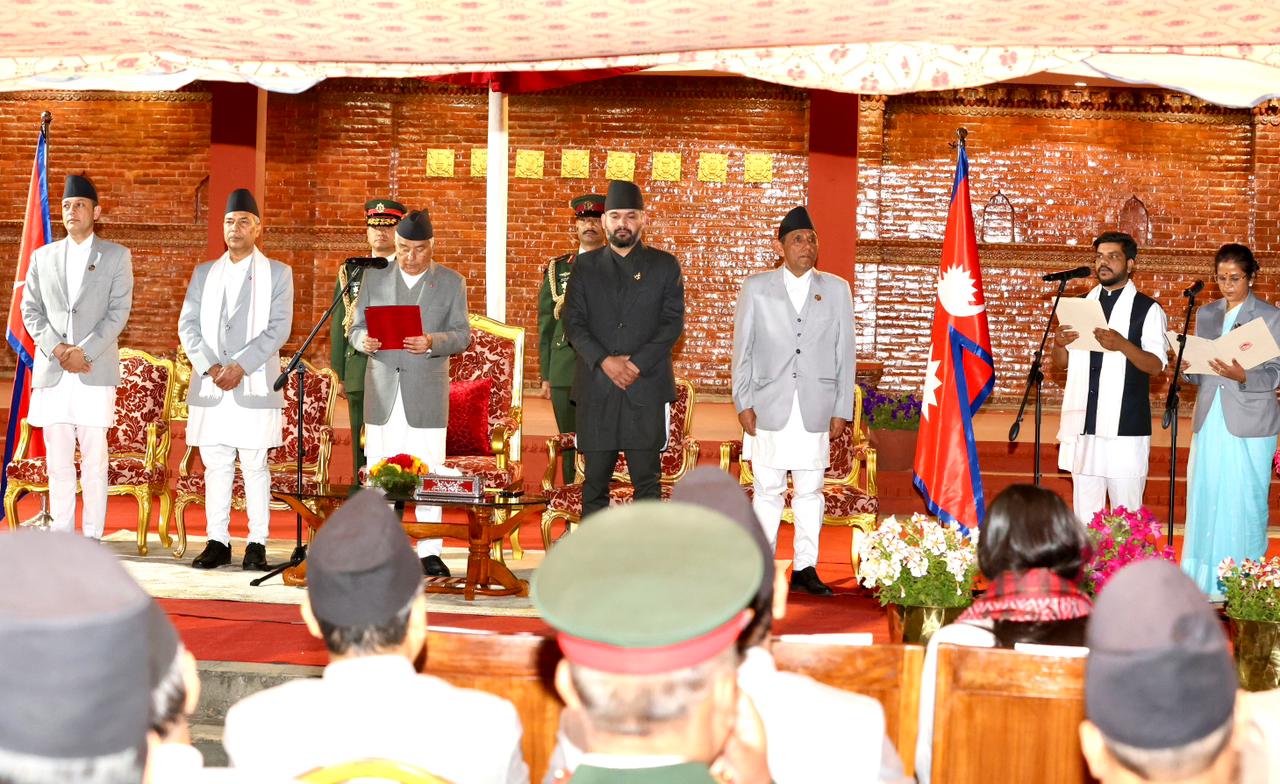 राष्ट्रपति रामचन्द्र पौडेलले गराए नवनियुक्त दुई मन्त्रीलाई सपथ