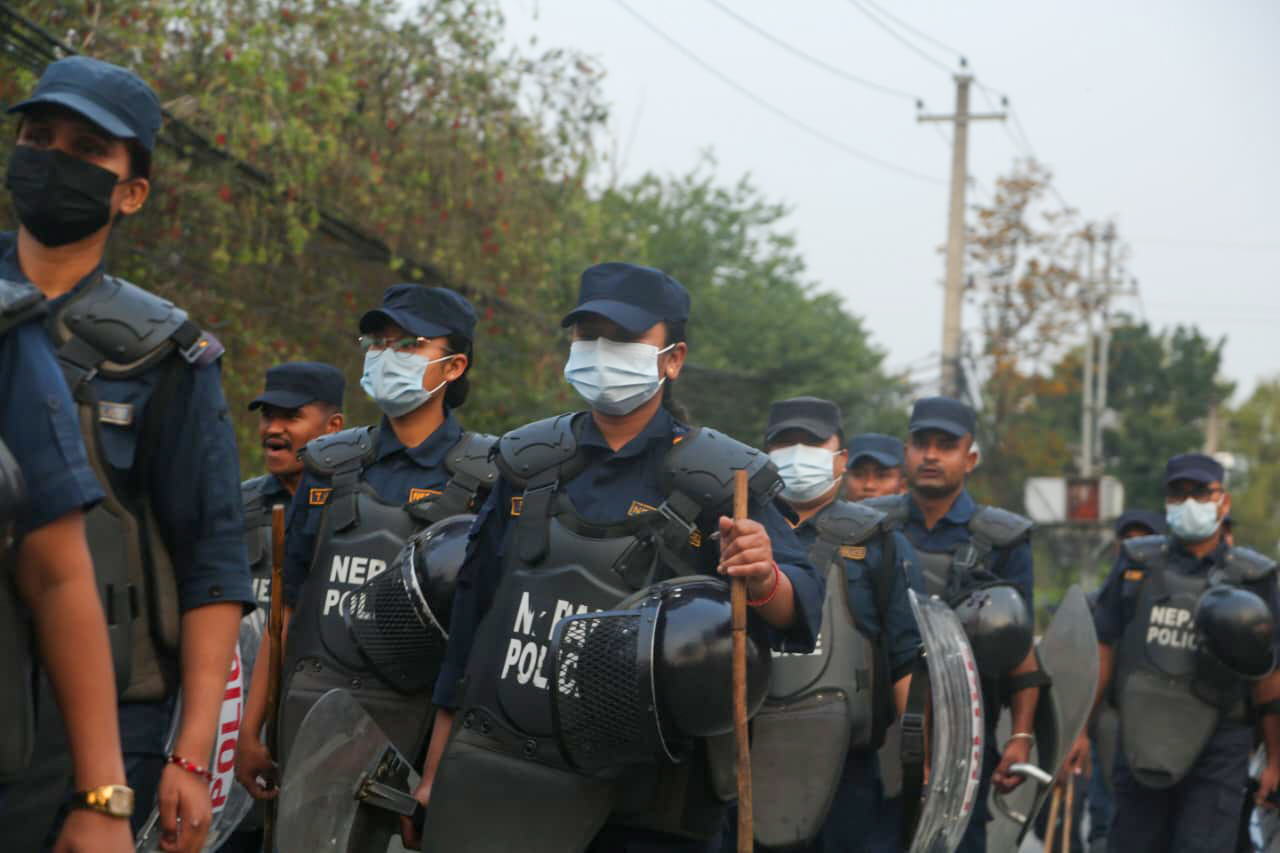 थापाथलीस्थित सुकुम्बासी बस्तीमा बिहानैदेखि प्रहरी परिचालन