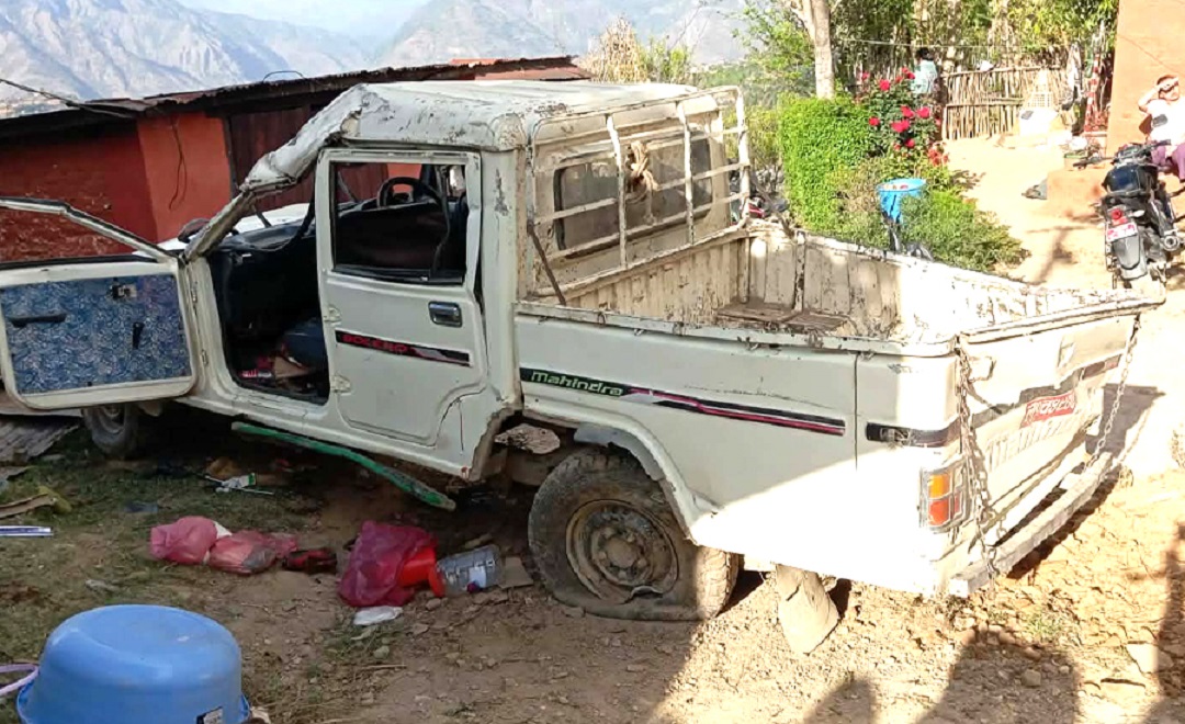 घरमा ठोकियो बोलेरो जीप, दुई जनाको मृत्यु