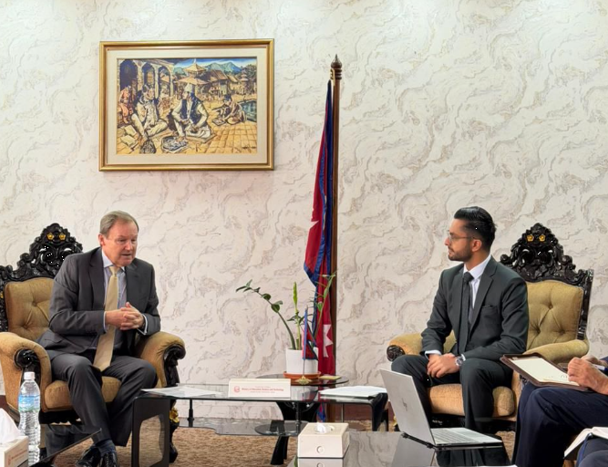 शिक्षामन्त्री पोखरेल र बेलायती राजदूत फेनबीच भेटवार्ता