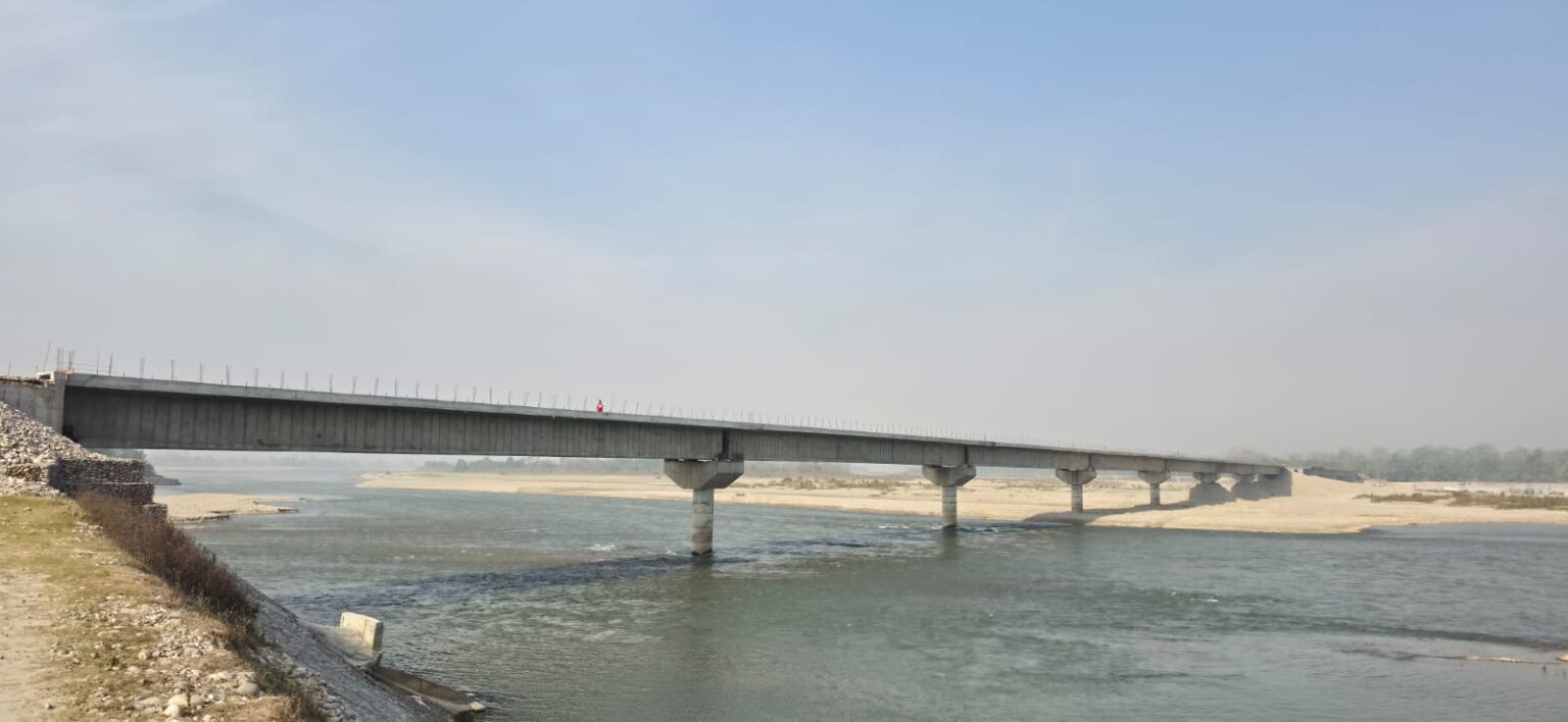 कर्णाली नदीको सनकट्टीमा पुल निर्माण अन्तिम चरणमा ,डुङ्गाको सहायतामा नदी तर्नुपर्ने बाध्यता अन्त्य हुँदै   