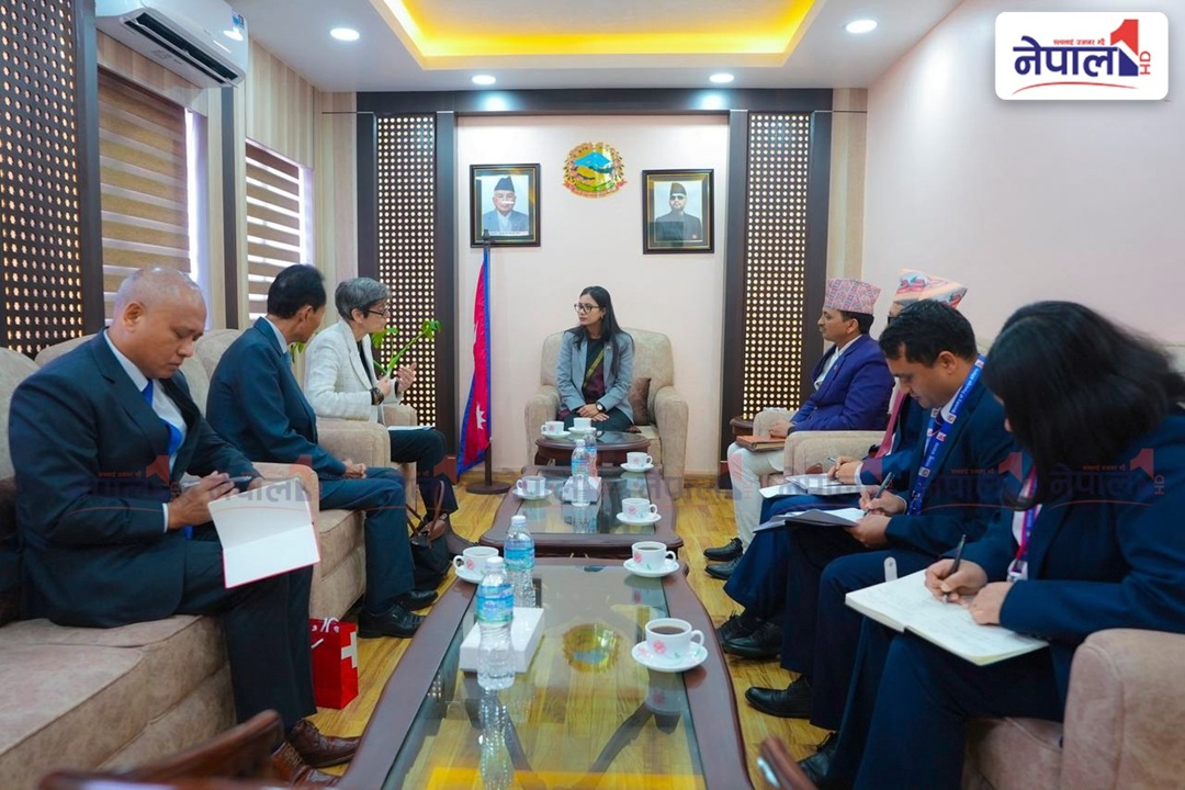 कानुनमन्त्री सोविता गौतम र स्वीट्जरल्यान्डका राजदूतबीच शिष्टाचार भेट