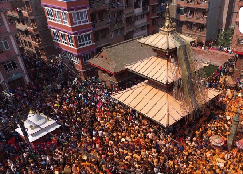 सिन्दुरे जात्राले रंगिन थिमी (फोटोफिचर)