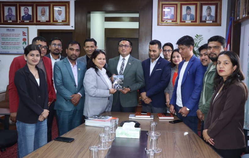 लगानीकर्ताले आत्तिनु पर्दैन, नेपालको शेयर बजार पारदर्शी छः अर्थमन्त्री वाग्ले