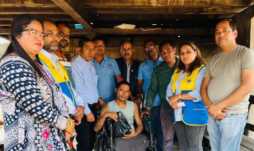 थलिएका जीवनमा खुसीको पाङ्ग्रा : ह्विलचेयरले ल्यायो नयाँ जीवन