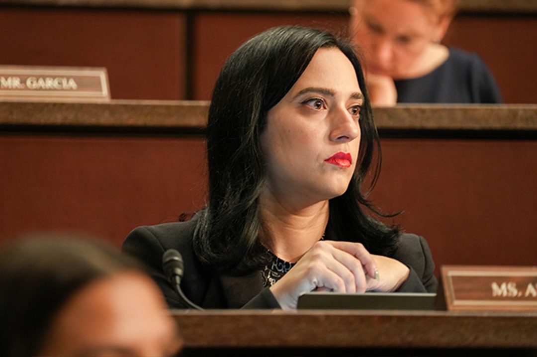 अमेरिकी सांसद अनसारीको आलोचना,ट्रम्पको विरोध शुरु