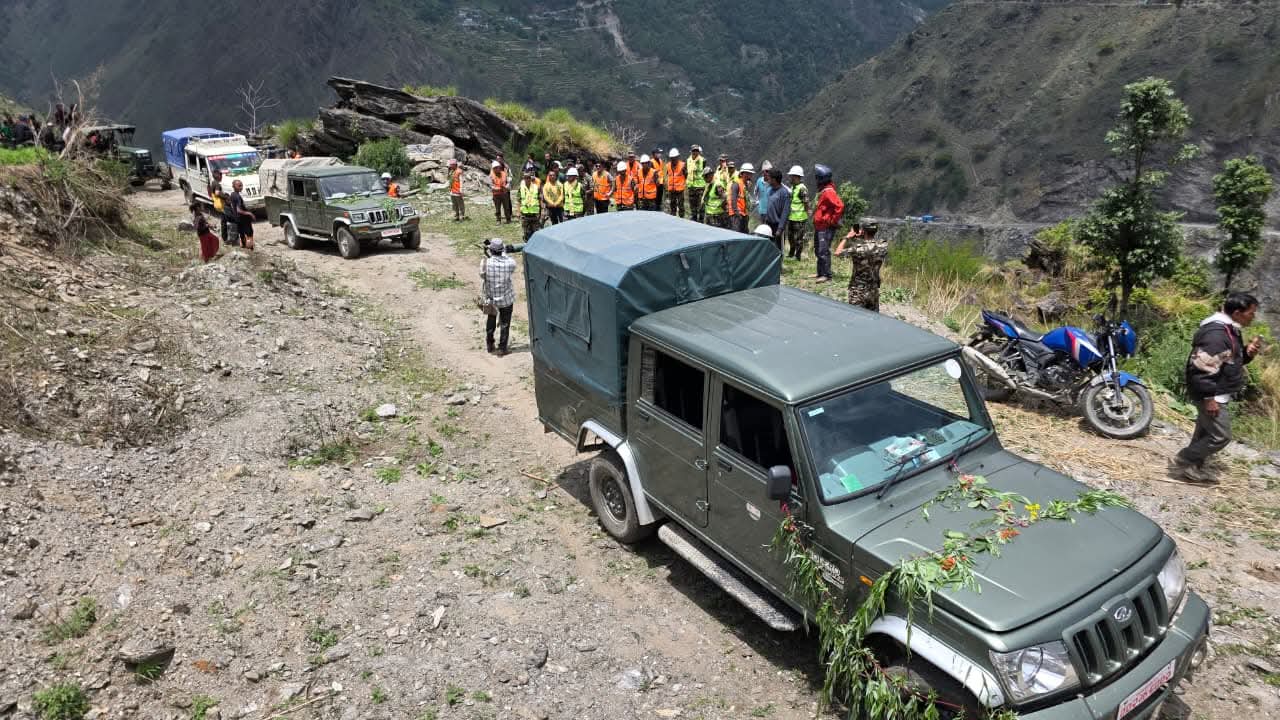 तिङ्कर सडकको दुम्लिङसम्म पहिलोपटक गाडी पुग्यो