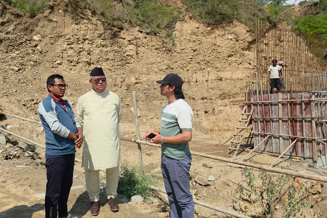 वर्षायाम नजिकिँदै, तमोर कोरिडोरमा पुल अझै अधूरा, छिटो सक्न आङ्देम्बेको निर्देशन