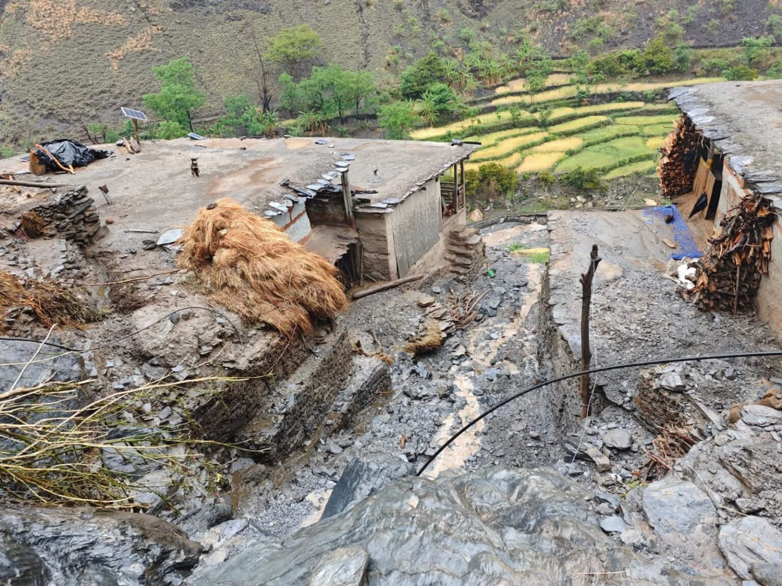 अदानचुलीका दुई बस्ती पहिरोको उच्च जोखिममा