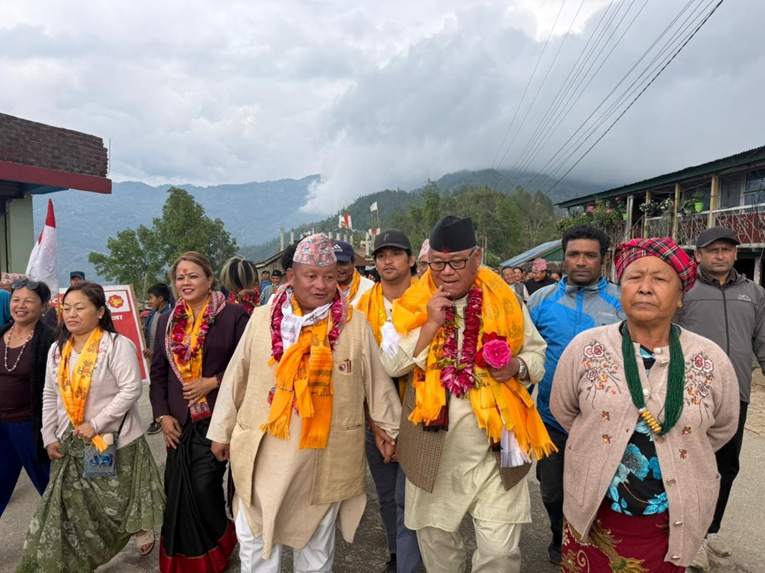 कांग्रेस संसदीय दलका नेता भीष्मराज आङ्देम्बेलाई नौमती बाजा बजाउँदै स्वागत (तस्बिरहरू)