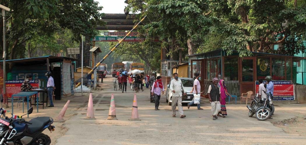नाकामा भन्सार कडाइले नेपालतर्फको बजारमा बढ्यो चहलपहल