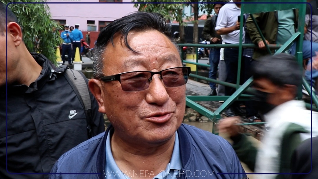 हुकुमबासी इन्द्र चाम्लिङकाे सात तले महलमा चल्याे डाेजर (भिडियो)