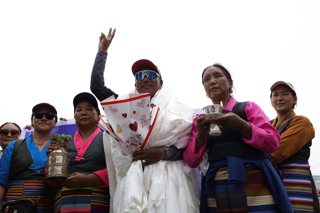 ३२ पटक सगरमाथा आरोहण गरेका कामिरिता काठमाडौंमा [तस्वीरहरू]