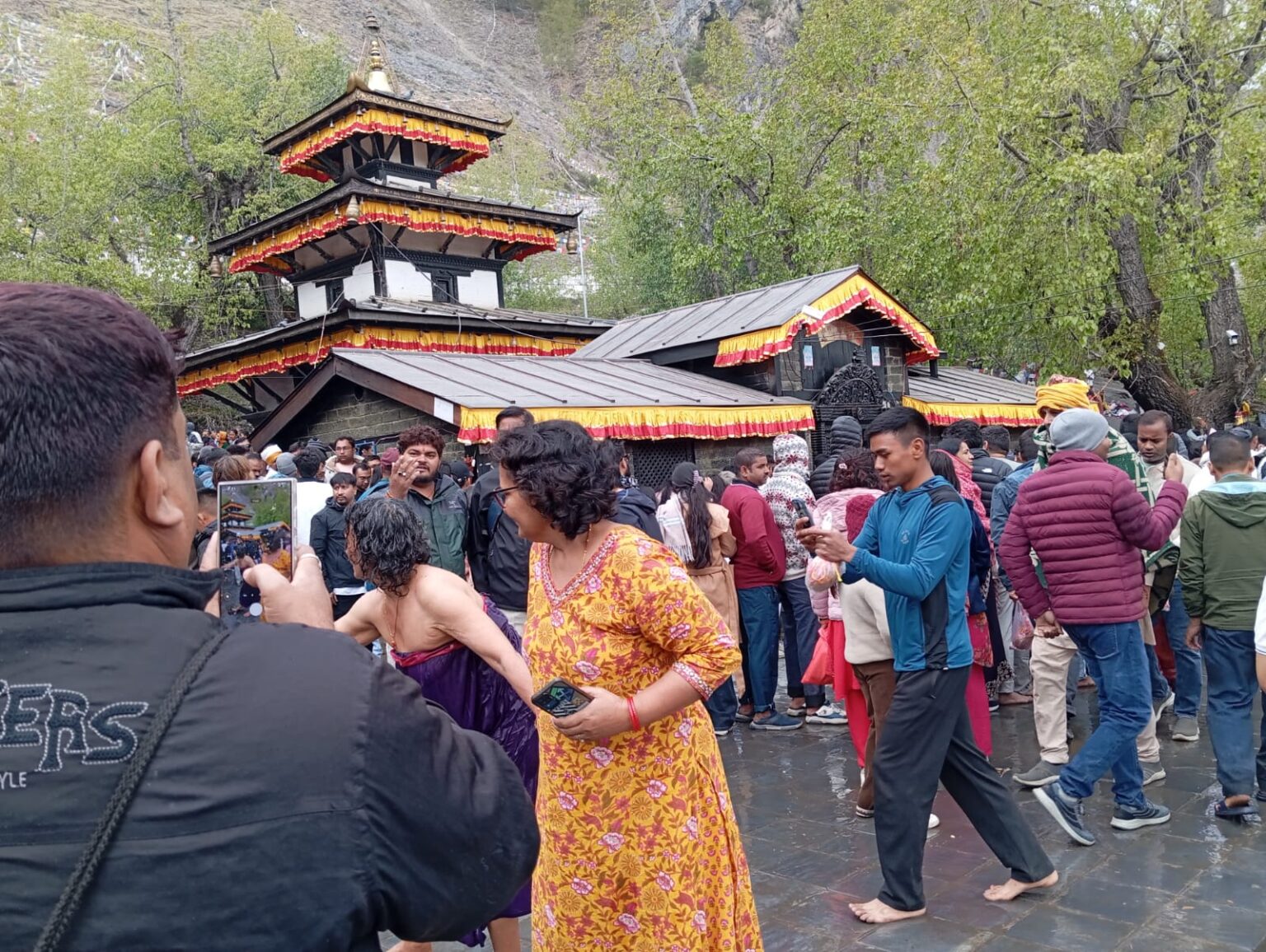 धार्मिक तीर्थस्थल मुक्तिनाथ मन्दिरमा दर्शनार्थीको भीड