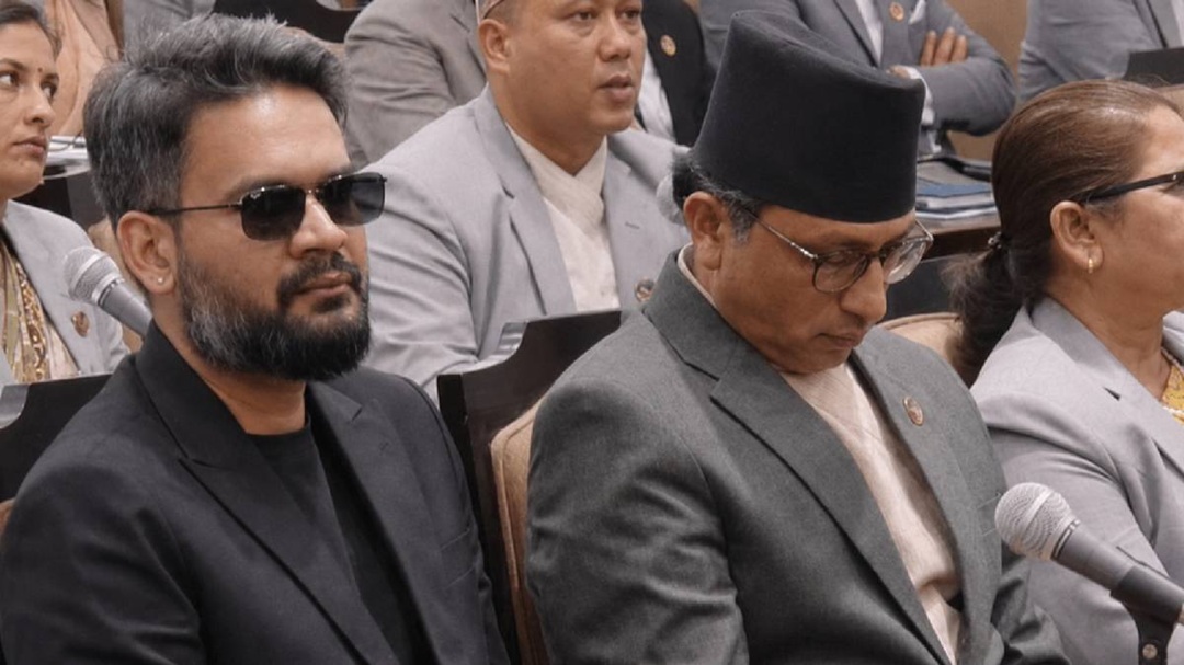 अर्थमन्त्री वाग्लेले ‘सदनमा निदाएको’ आरोपबारे भने – ‘अर्जेन्ट म्यासेज आयो हेर्दै थिएँ’