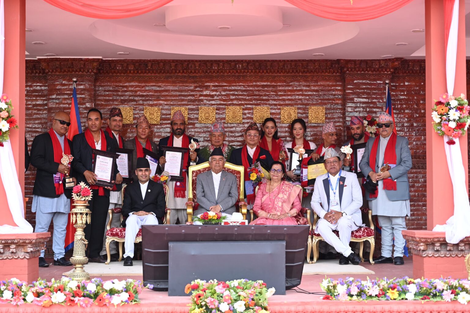 अभिनेता मदनकृष्ण श्रेष्ठलाई ‘राष्ट्रिय दीर्घसाधना सम्मान २०८३’ प्रदान