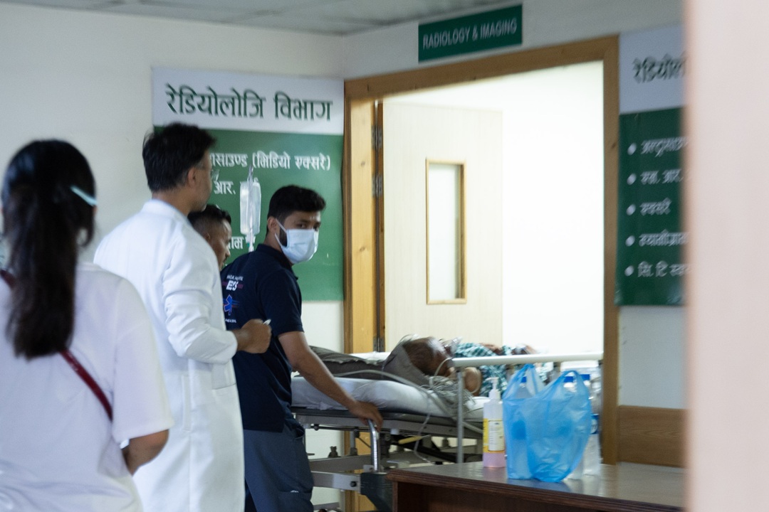 खुम्बुको हिउँमा घिस्रिँदै मृत्यु जितेर फर्किएका दावा [फोटो-फिचर]