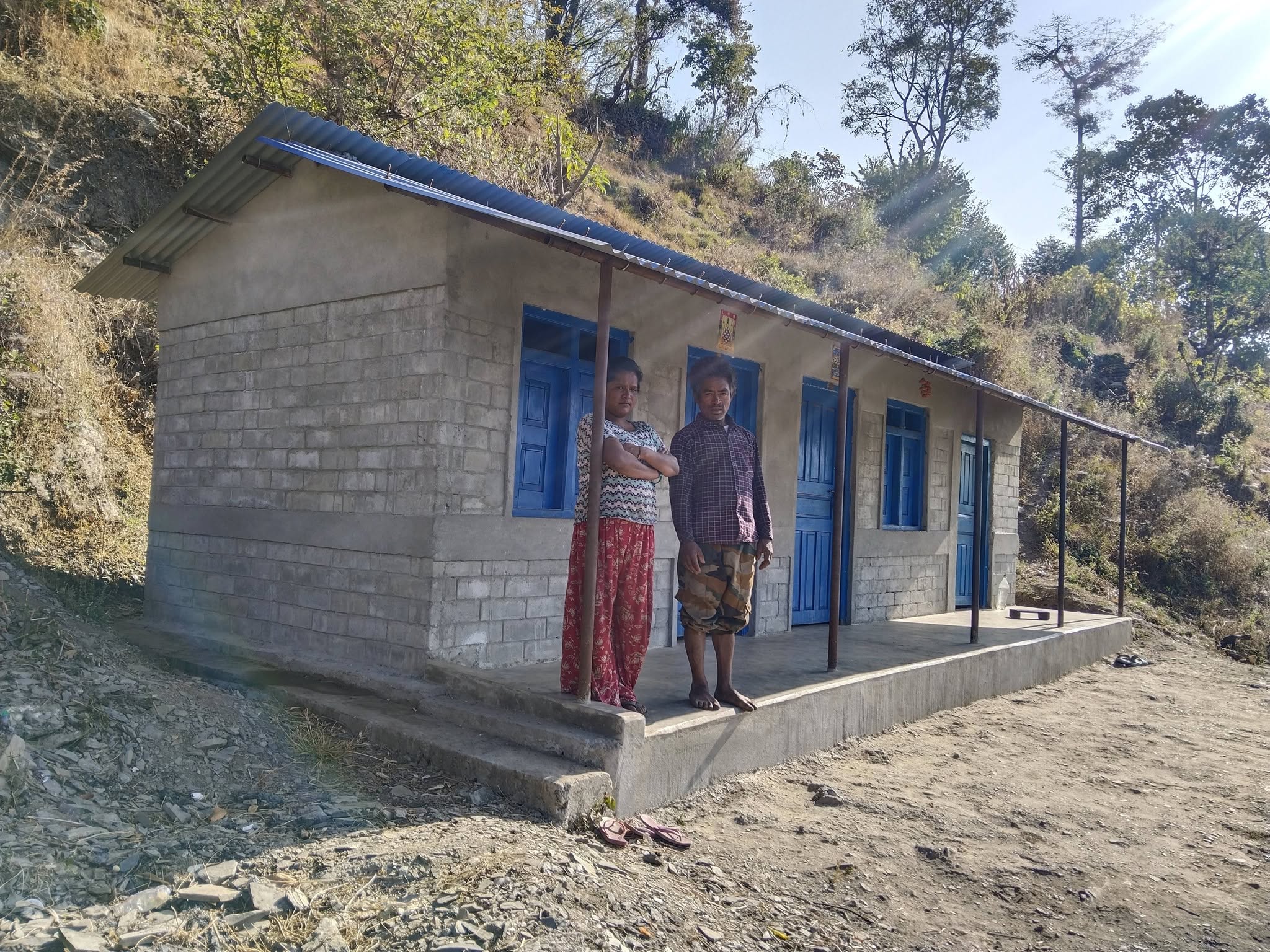 झुपडीमा बस्दै आएका मीमबहादुरलाई घर