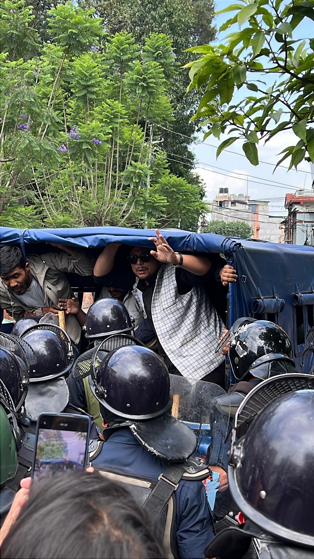पक्राउ परेका नेविसंघका नेताहरूलाई तत्काल रिहा गर्न कांग्रेसको माग