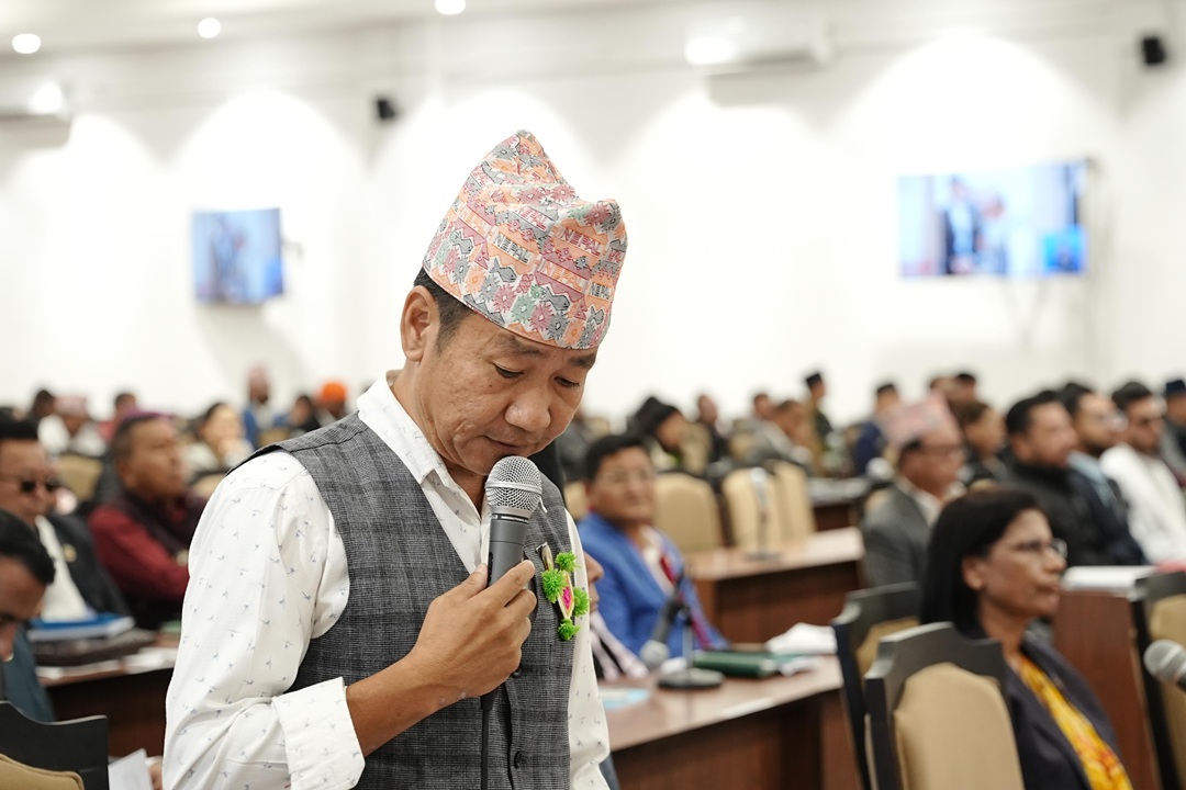 हर्क साम्पाङले साेधे- रक्षा मन्त्रालयकाे बजेट किताब हामीलाई किन दिइएन ? [भिडियाे]