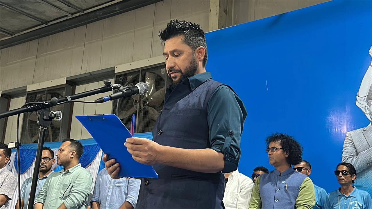 रास्वपाका नवनिर्वाचित सभापति लामिछानेसहित पदाधिकारी तथा सदस्यहरूले लिए पद तथा गोपनीयताको सपथ