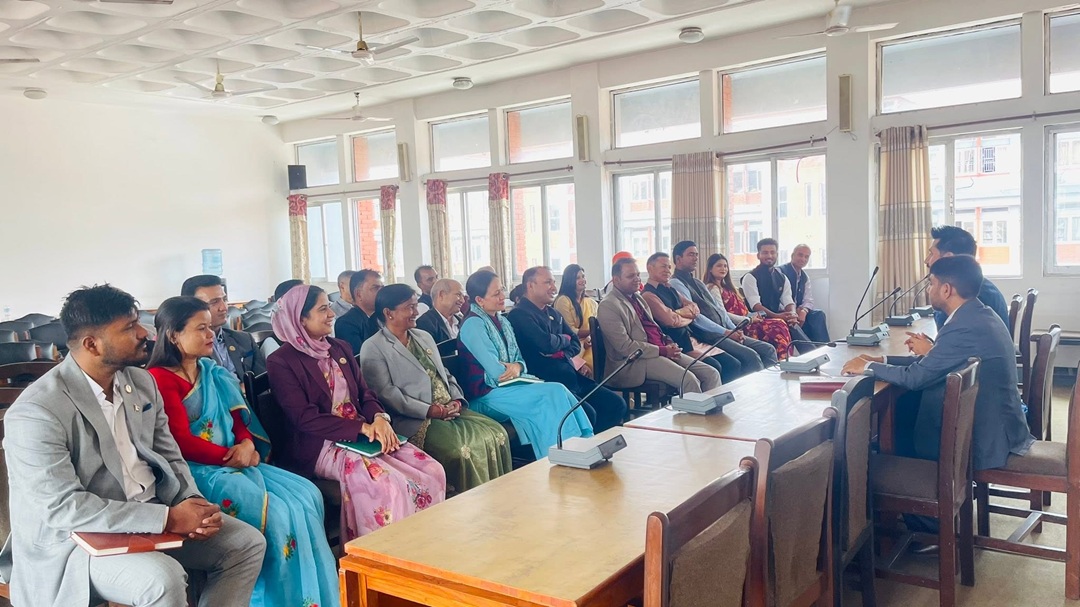 मधेश प्रदेशका सांसदहरुसँग सभापति लामिछानेले गरे छलफल