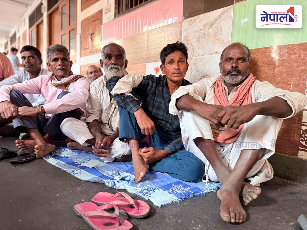 लालपूर्जा र नागरिकता खोज्दै सुस्तावासी आइपुगे काठमाडौं [तस्वीरहरू]