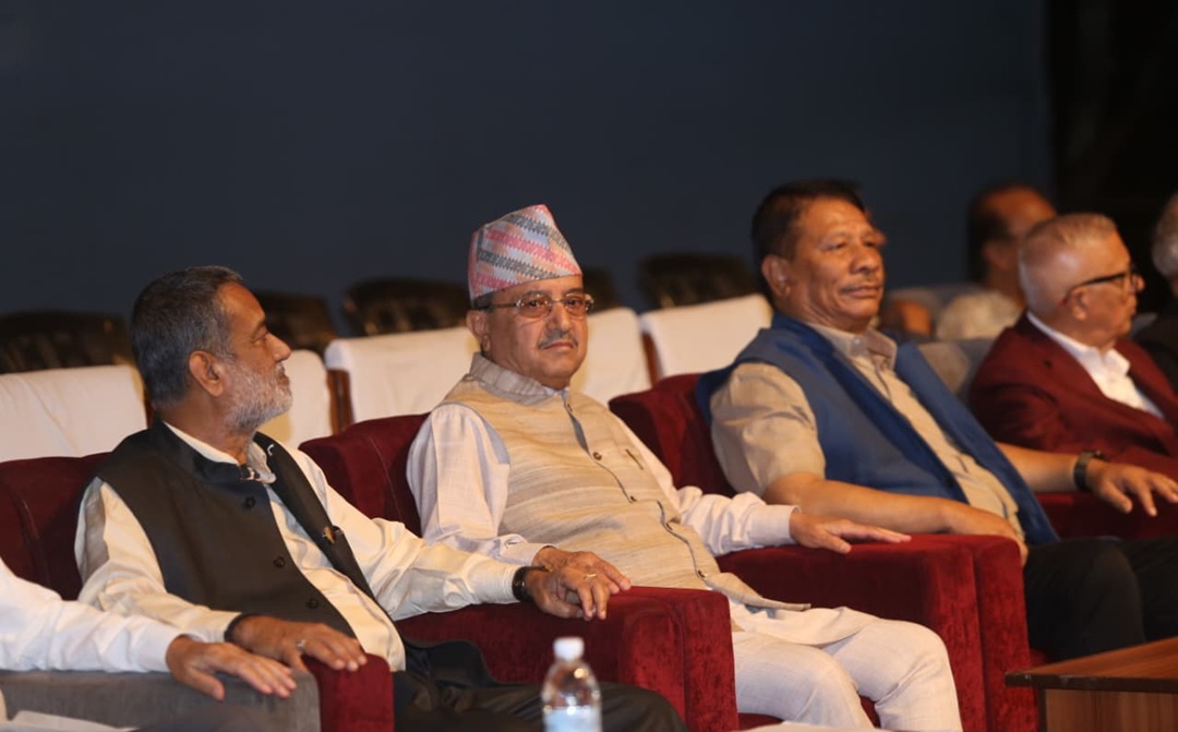कांग्रेस दुई चिरा : तस्वीरमा हेर्नुहोस् देउवा-खड्का पक्षको कार्यक्रम