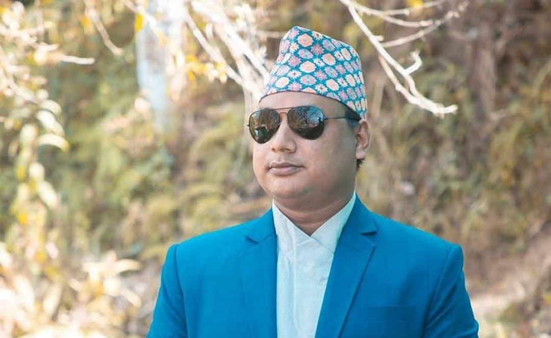 मृत्यु दर्ता प्रमाणपत्र र आर्थिक सहायता घरमै पुर्‍याउने वडाध्यक्ष मनाेज