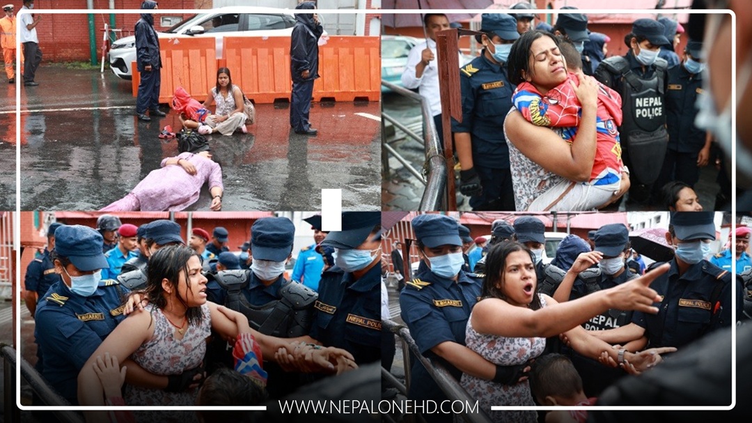 न्याय खोज्दा सिंहदरबार अघिको दृश्य