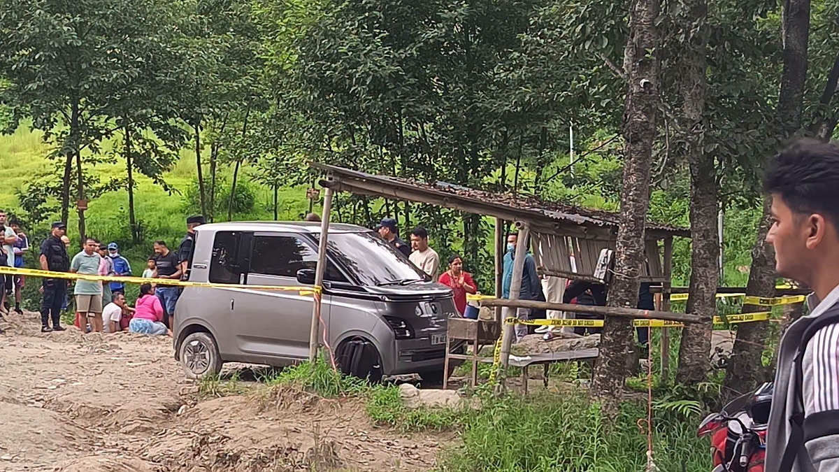 काठमाडौँको तारकेश्वरमा कारभित्र जलेको अवस्थामा महिलाको शव फेला