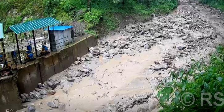 बाढीले क्षति पुर्‍याएपछि रेलेखोला जलविद्युत् आयोजना बन्द