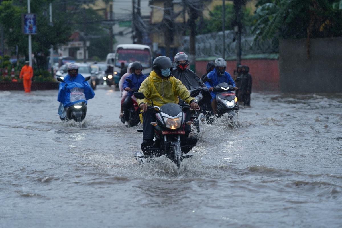 किन पटक पटक डुबिरहन्छ माइतीघर क्षेत्र ?