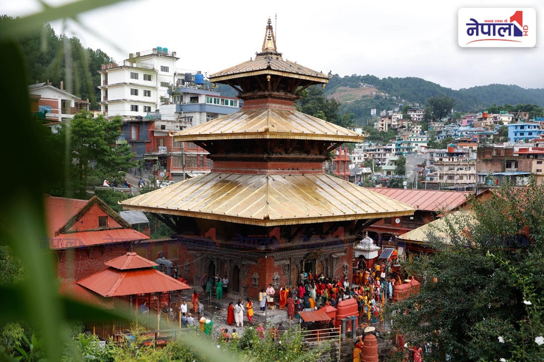 साउनको पहिलो सोमबार : गोकर्णेश्वर मन्दिरमा भक्तजनको घुइँचो, शिव आराधनामा बिहानैदेखि श्रद्धालु