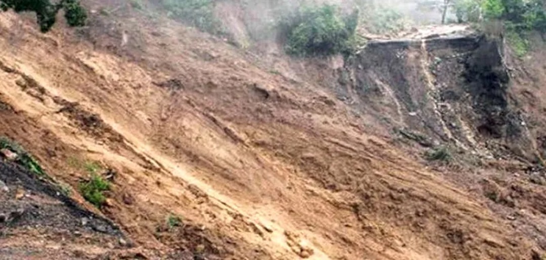 पहिराेले पुरिँदा आमाकाे मृत्यु, छाेरी र नातिनीकाे सकुशल उद्धार