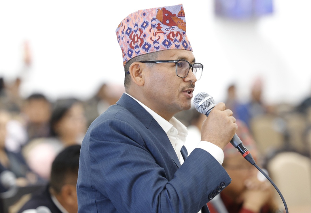 मिडिया हाउसअगाडि राखिएका गाडी जफत गर्नुपर्ने नेकपा सांसद मल्लको माग