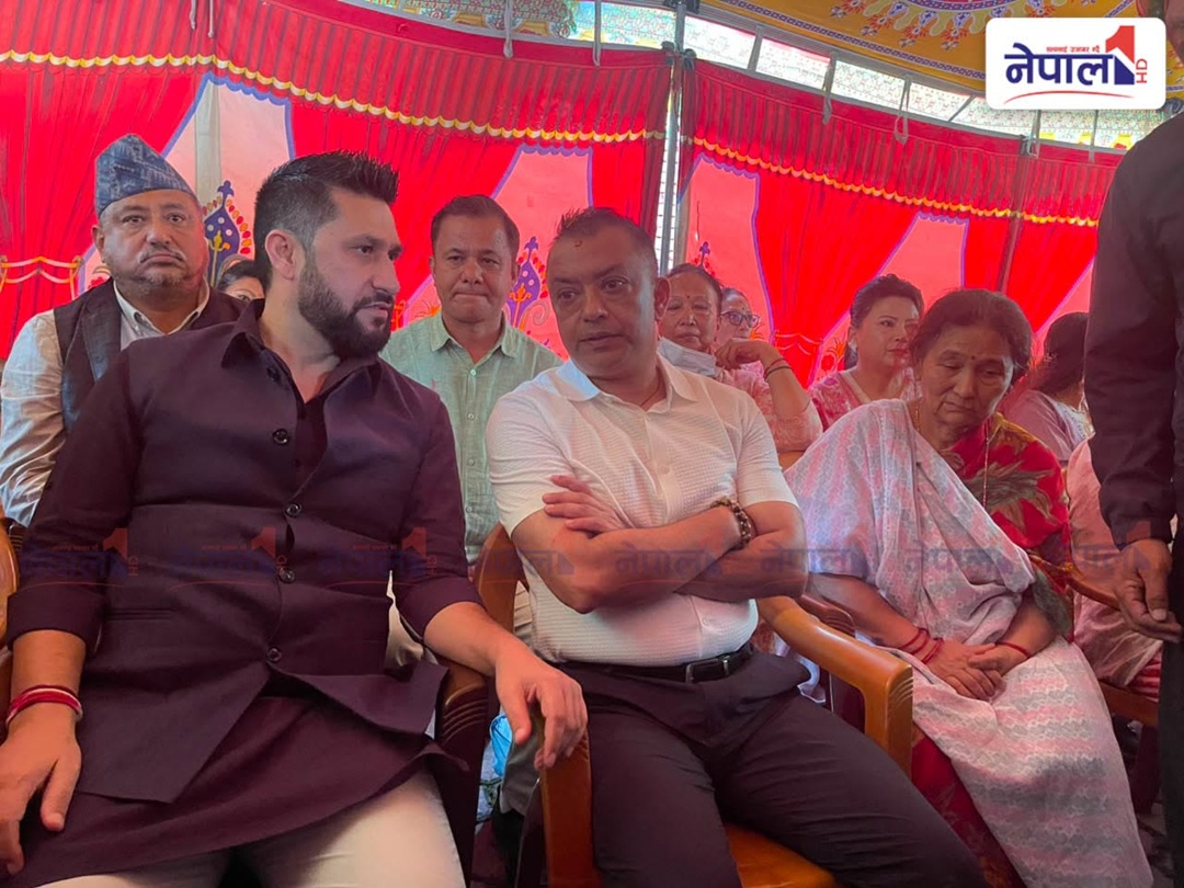 गोपालमान श्रेष्ठलाई श्रद्धाञ्जली दिन सानेपा पुगे रवि