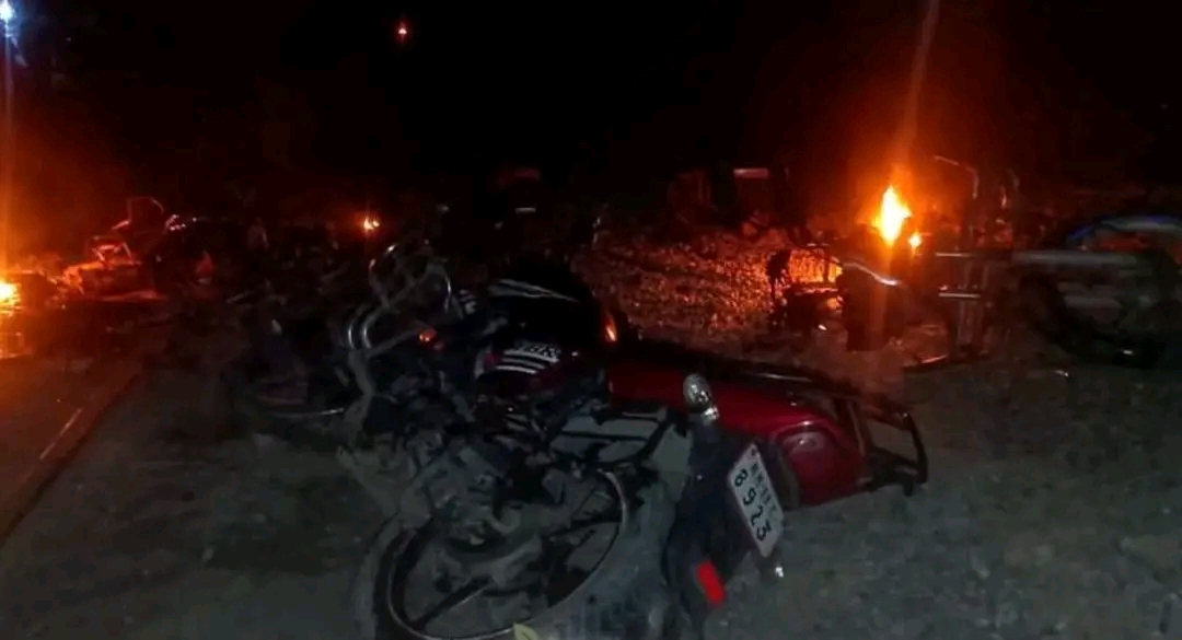 सुनसरीमा दुई समुदायबीच भीषण झडप, प्रहरीको गोली लागेर एकको मृत्यु, २२ जना घाइते