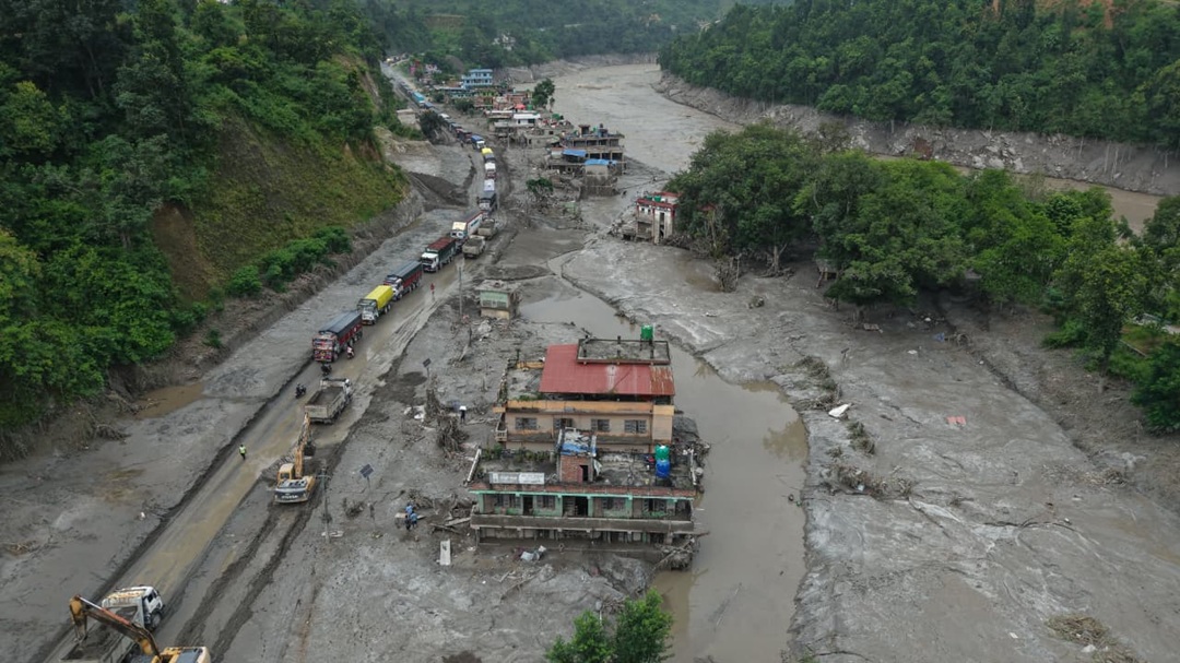बाढीपछि लेदोमा डुबेको बैरेनी बजार(तस्वीरहरू)