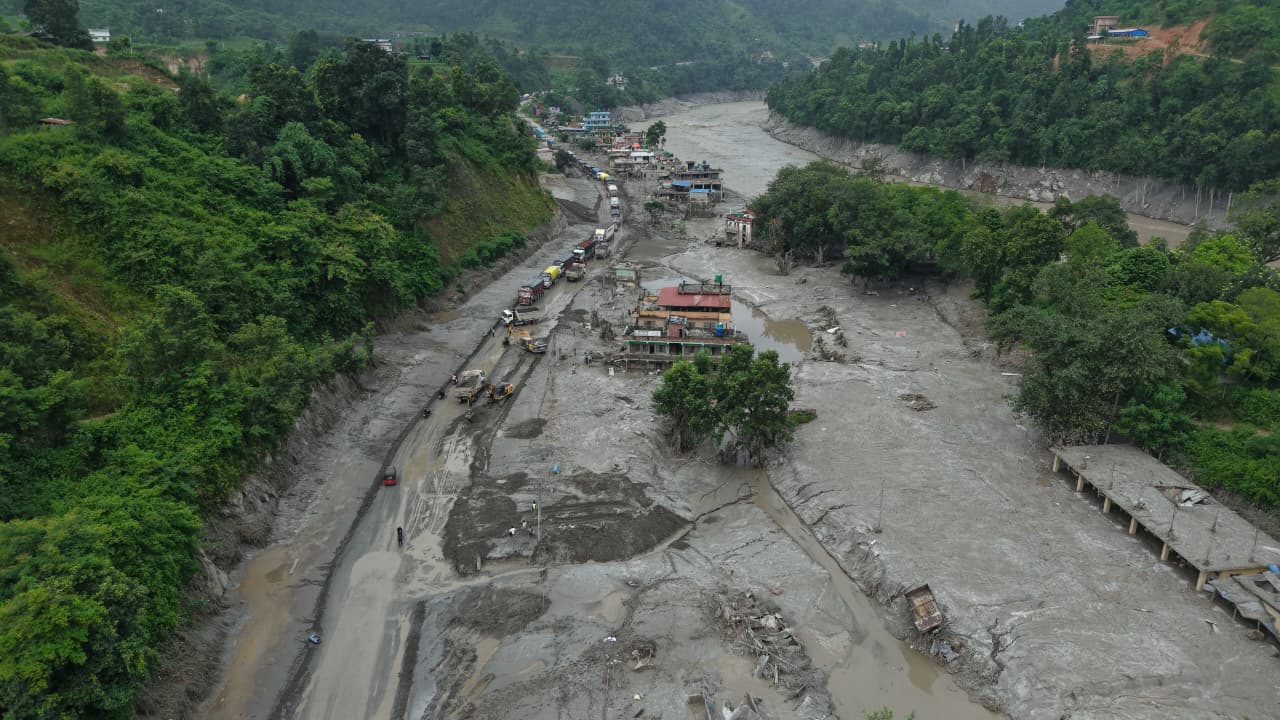 भोटेकोशी बाढीः पन्ध्र देशका १८७ पर्यटकको उद्धार