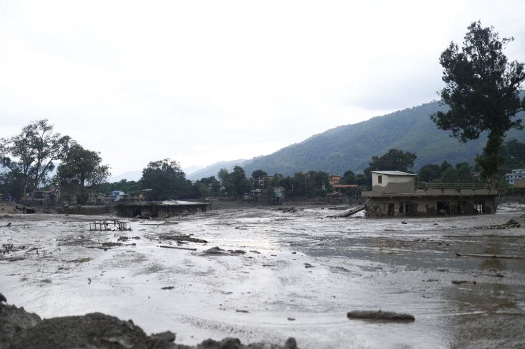 भोटेकोशी बाढीमा मृत्यु हुनेको संख्या १६५ पुग्यो, ८२६ अझै बेपत्ता