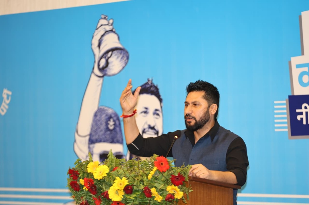 ‘किस्तीमा आएको प्रधानमन्त्री पदलाई हाँसीहाँसी नमस्कार गरेँ’
