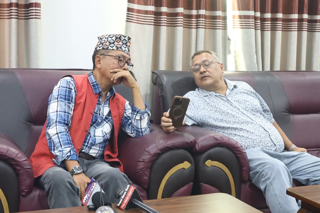 राप्रपा बैठकमा झन्डै हात हालहाल?