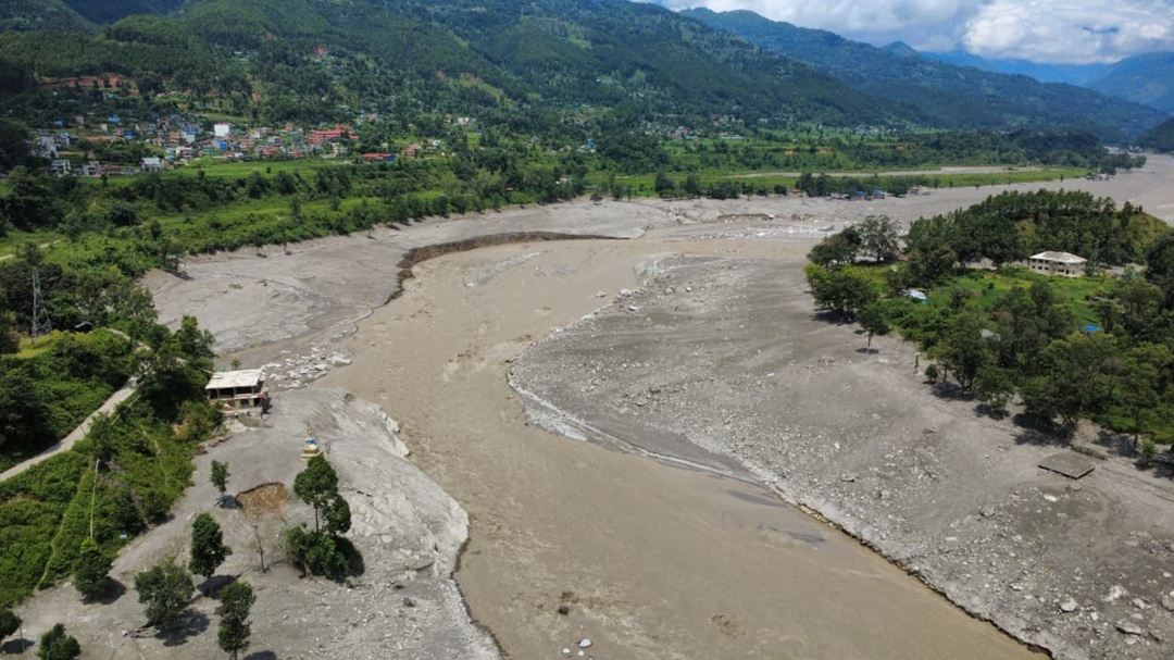 भोटेकोशी बाढीमा ५४७ को मृत्यु, उद्धारमा ४४७३ प्रहरी