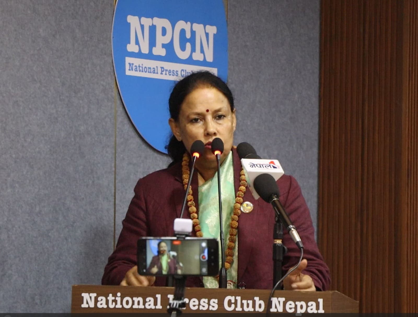हिमगंगा पूर्वविद्यार्थी समाजले शैक्षिक उन्नयनमा काम गर्नुपर्छ : सांसद उप्रेती