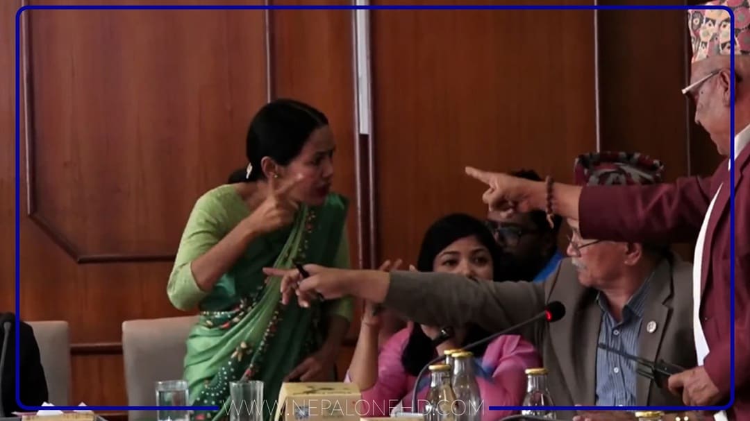 सुध्रिनन् आशिका, आज खनिइन् मेयरमाथि अनि हिँडिन् झोला बोकेर