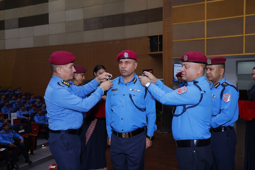 १० प्राविधिक प्रहरी अधिकृतलाई दर्ज्यानी चिन्ह प्रदान