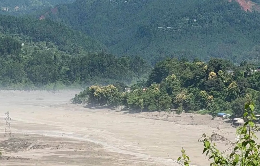 भोटेकोशी बाढीमा रामेछापका २६ जना बेपत्ता, खोजी तथा उद्धारमा जुट्न आग्रह