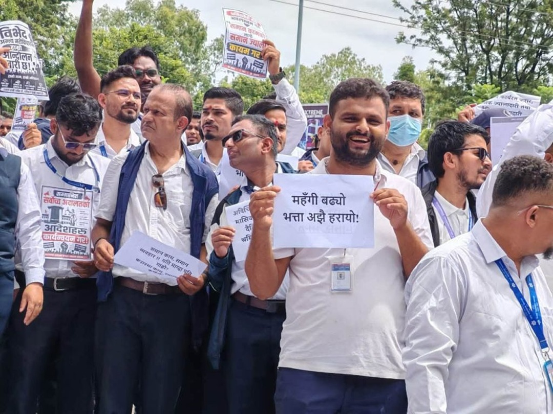 समान काम, समान दाम भन्दै कर्मचारीद्वारा सीटीईभीटी घेराउ