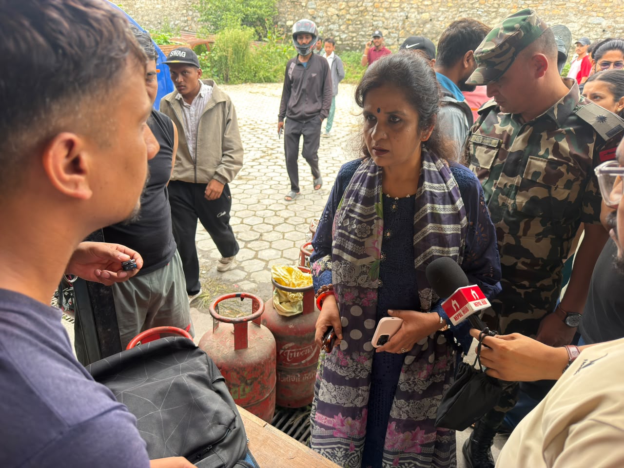 बढ्दै ग्यासको आयात, हट्दै अभाव